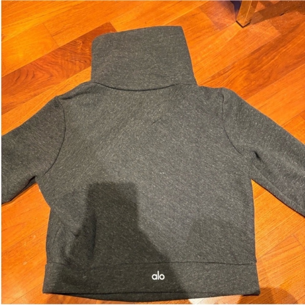 ALO Yoga Gray Women's Sweater